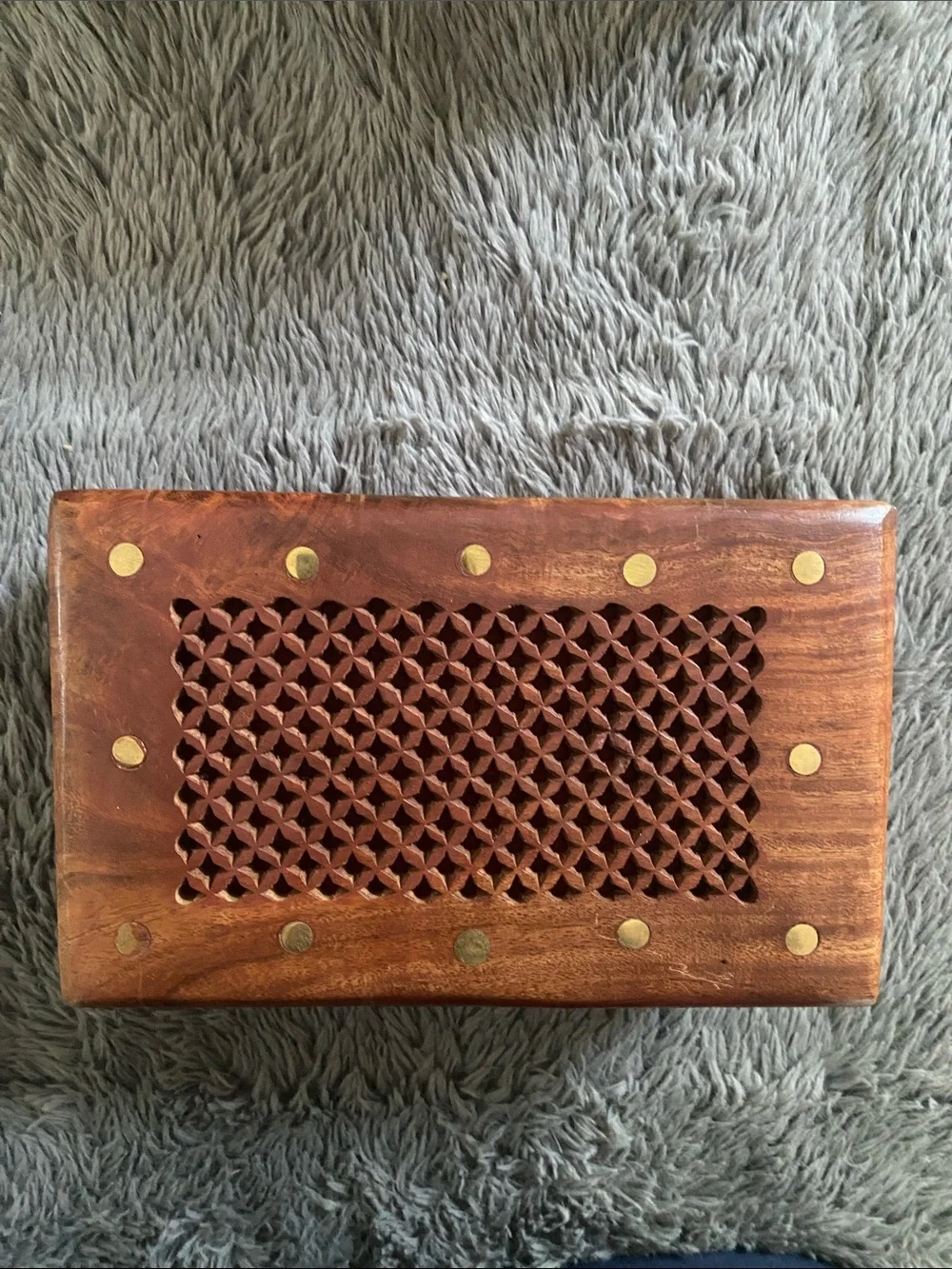 Traditional Indian Jaali lattice trinket box w/ inlaid brass detail hook closure
